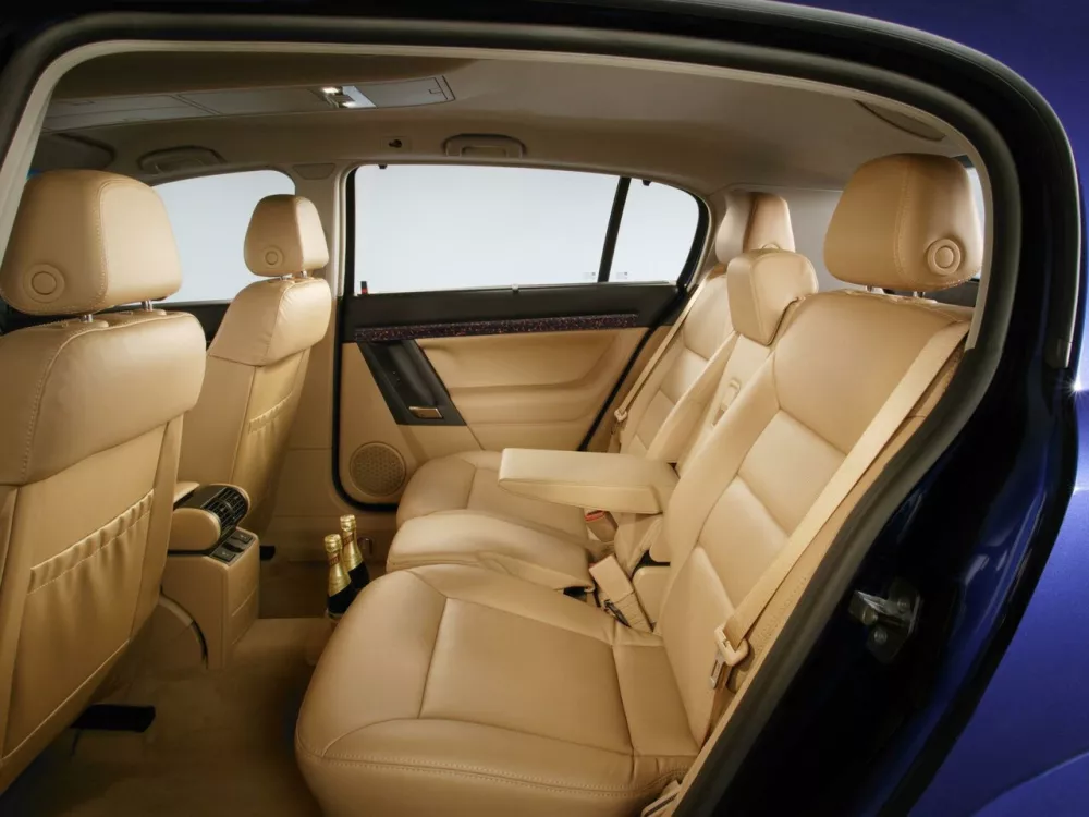 Автомобиль Opel Signum I Рестайлинг Хэтчбек (5 дверей)