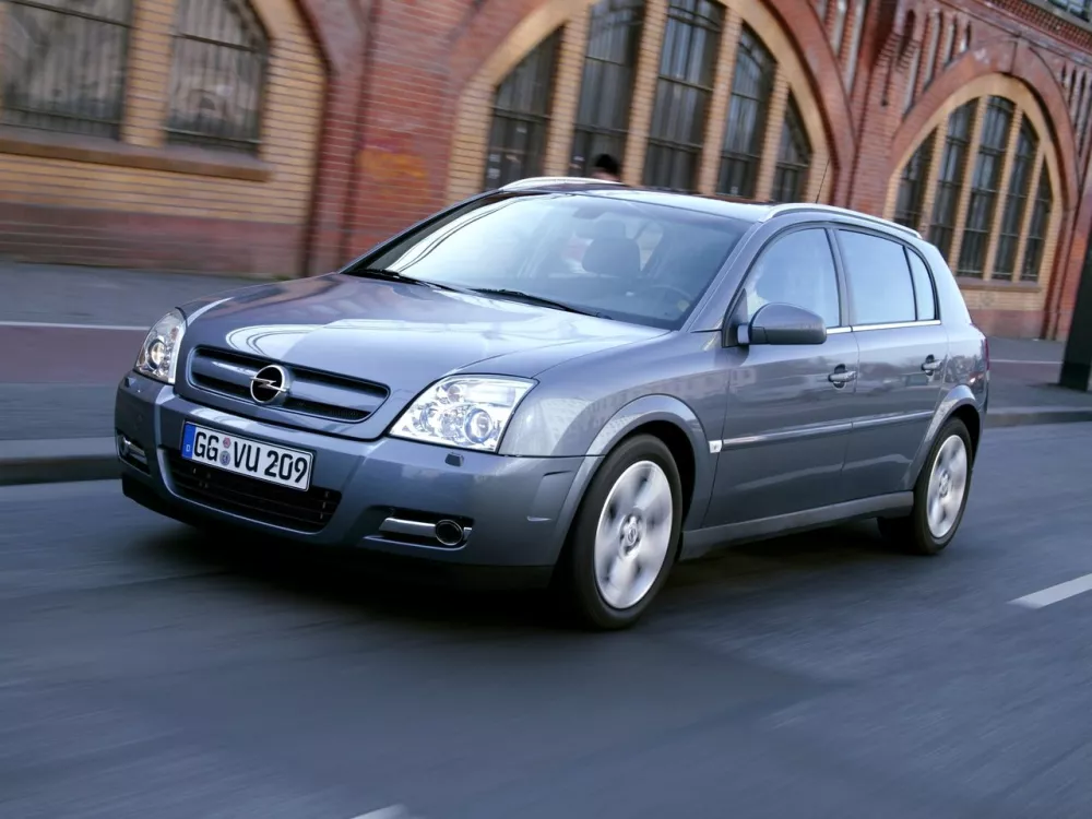 Автомобиль Opel Signum I Хэтчбек (5 дверей)