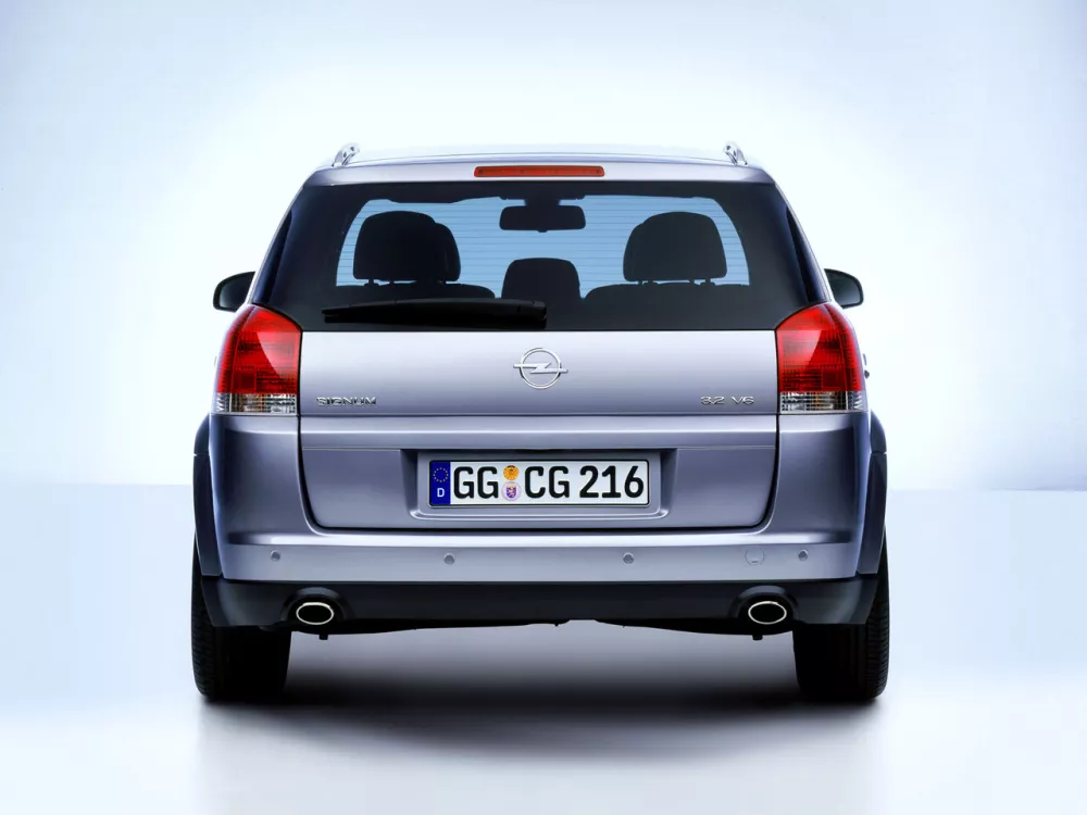 Автомобиль Opel Signum I Хэтчбек (5 дверей)