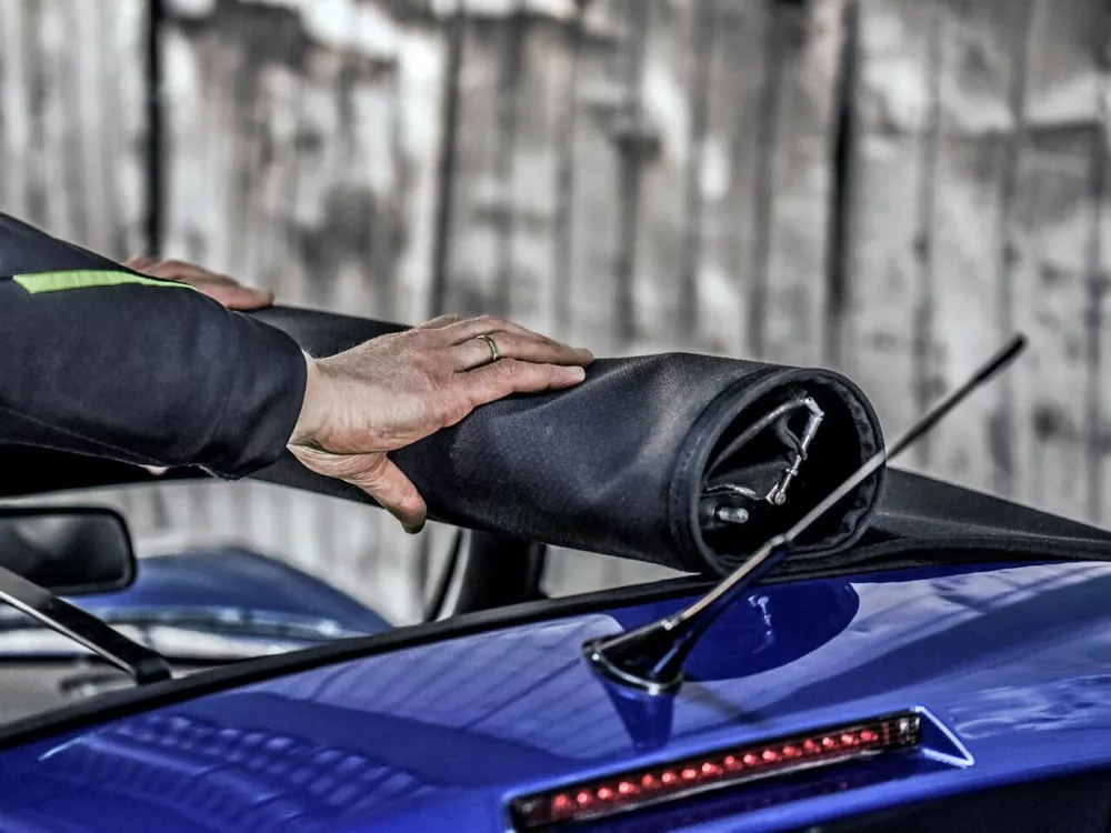 Автомобиль Opel Speedster Тарга