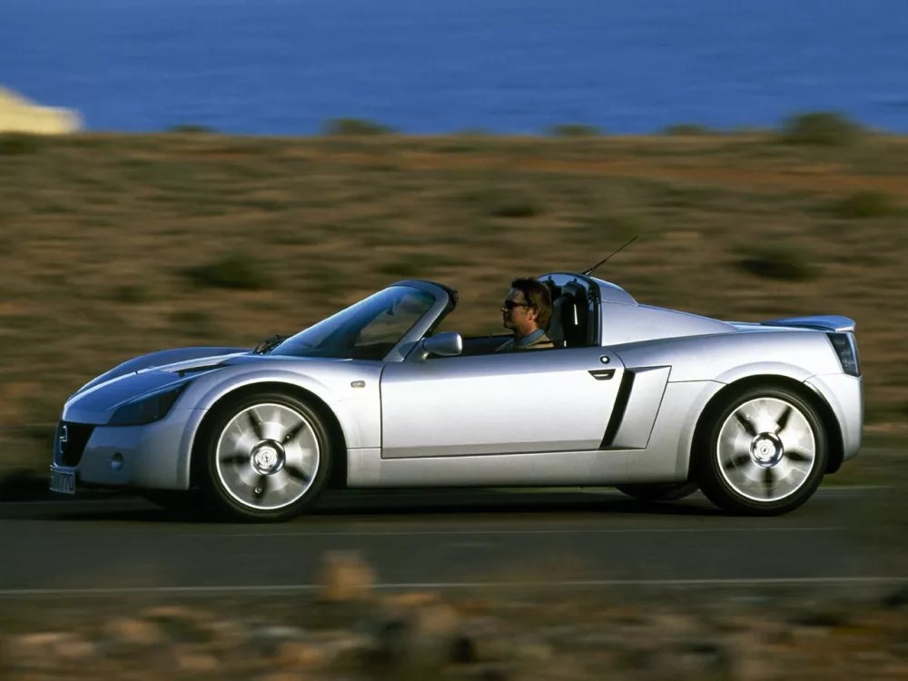 Автомобиль Opel Speedster Тарга