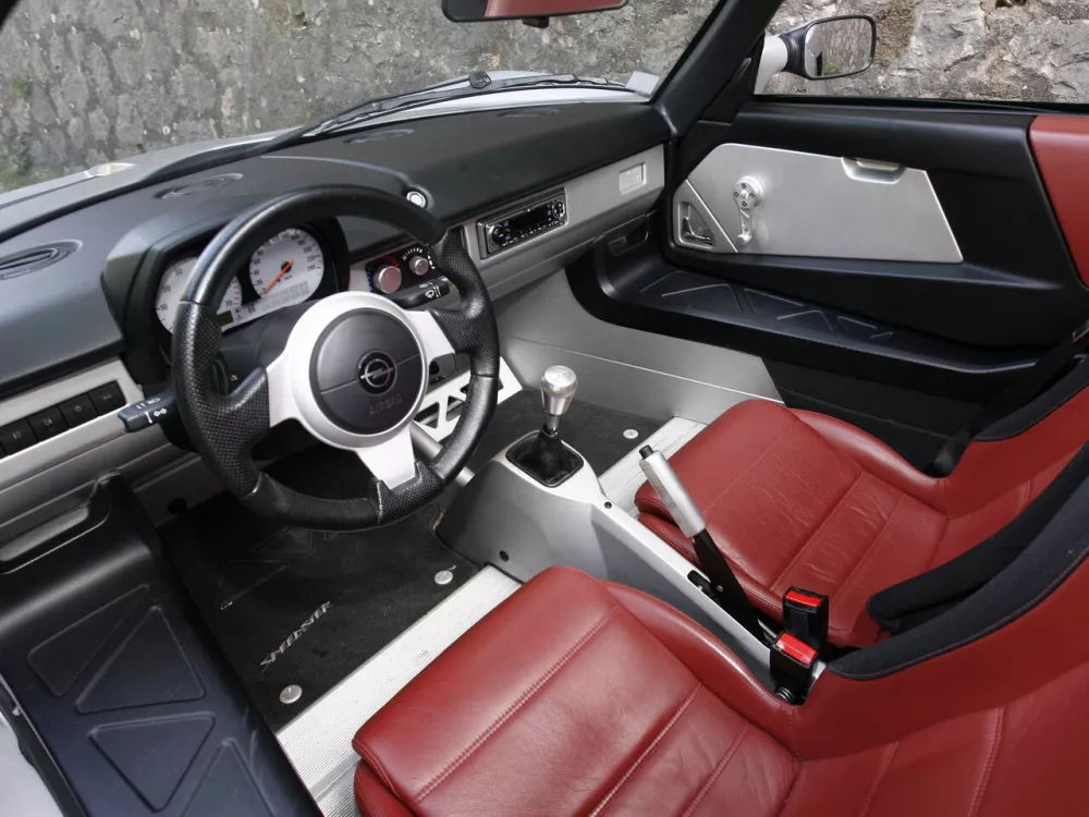 Автомобиль Opel Speedster Тарга