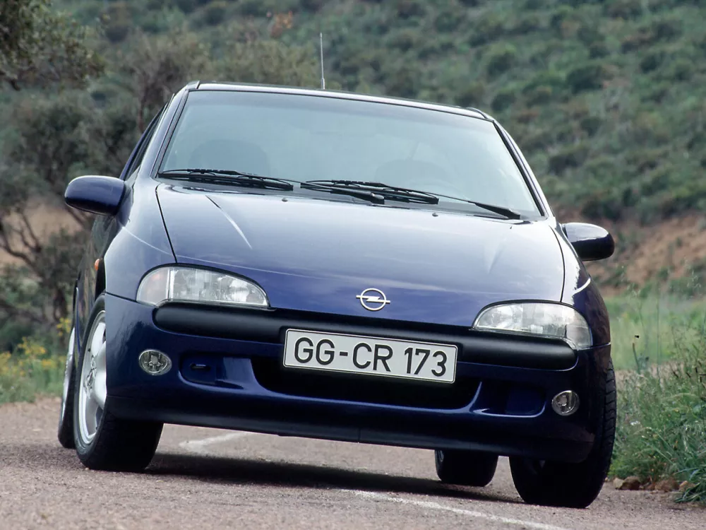 Автомобиль Opel Tigra A Купе