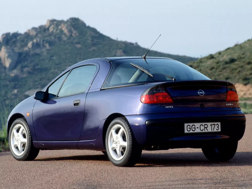 Автомобиль Opel Tigra A Купе