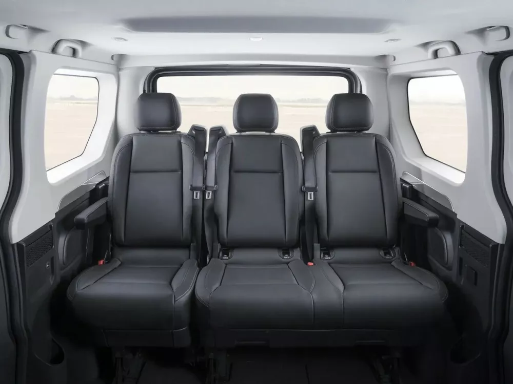 Автомобиль Opel Vivaro B Минивэн