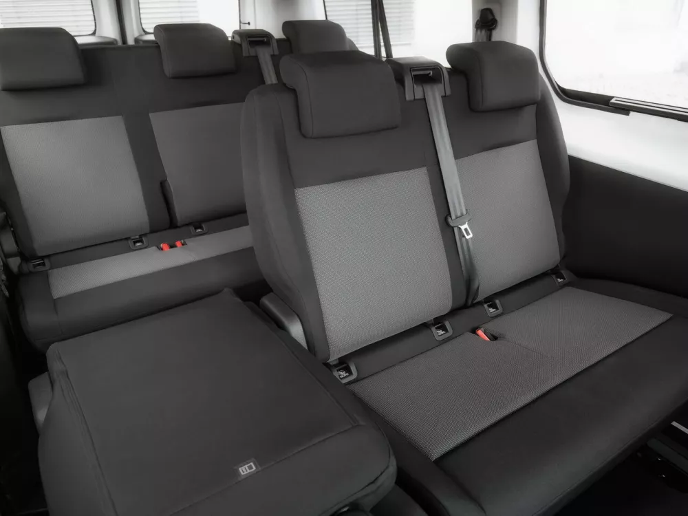Автомобиль Opel Vivaro C Минивэн