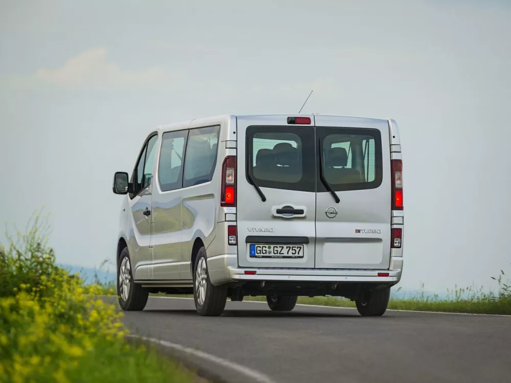 Автомобиль Opel Vivaro B Минивэн Long