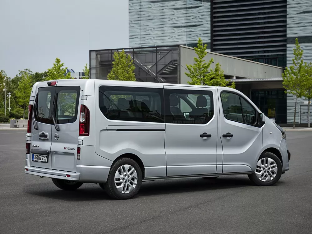 Автомобиль Opel Vivaro B Минивэн Long