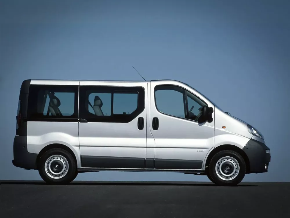 Автомобиль Opel Vivaro A Минивэн