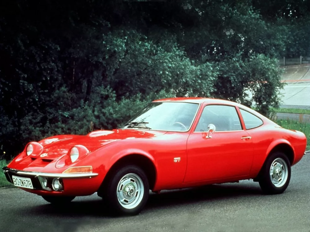 Автомобиль Opel GT I Купе