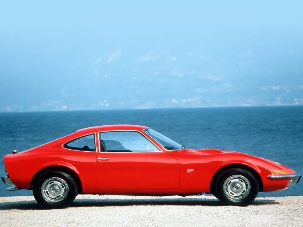 Автомобиль Opel GT I Купе