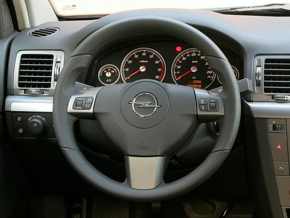 Автомобиль Opel Vectra C Рестайлинг Лифтбек
