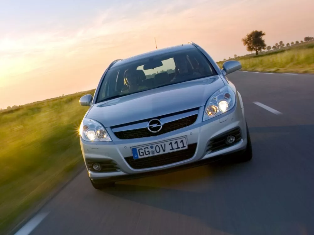 Автомобиль Opel Vectra C Рестайлинг Универсал (5 дверей)