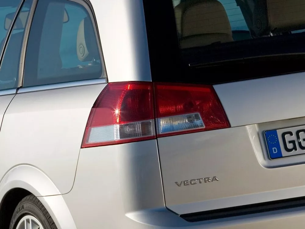 Автомобиль Opel Vectra C Рестайлинг Универсал (5 дверей)