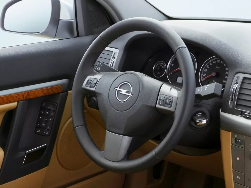 Автомобиль Opel Vectra C Рестайлинг Универсал (5 дверей)