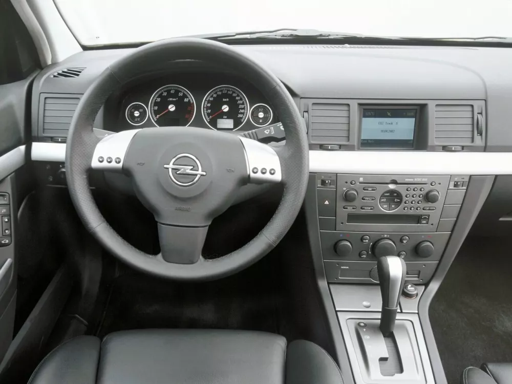 Автомобиль Opel Vectra C Лифтбек