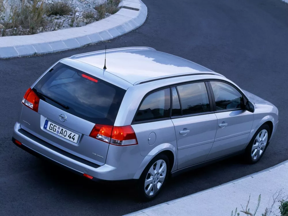 Автомобиль Opel Vectra C Универсал (5 дверей)