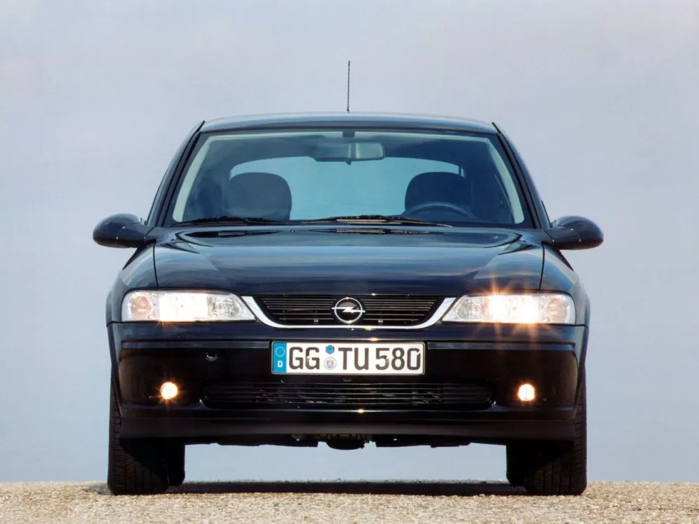 Автомобиль Opel Vectra B Рестайлинг Лифтбек
