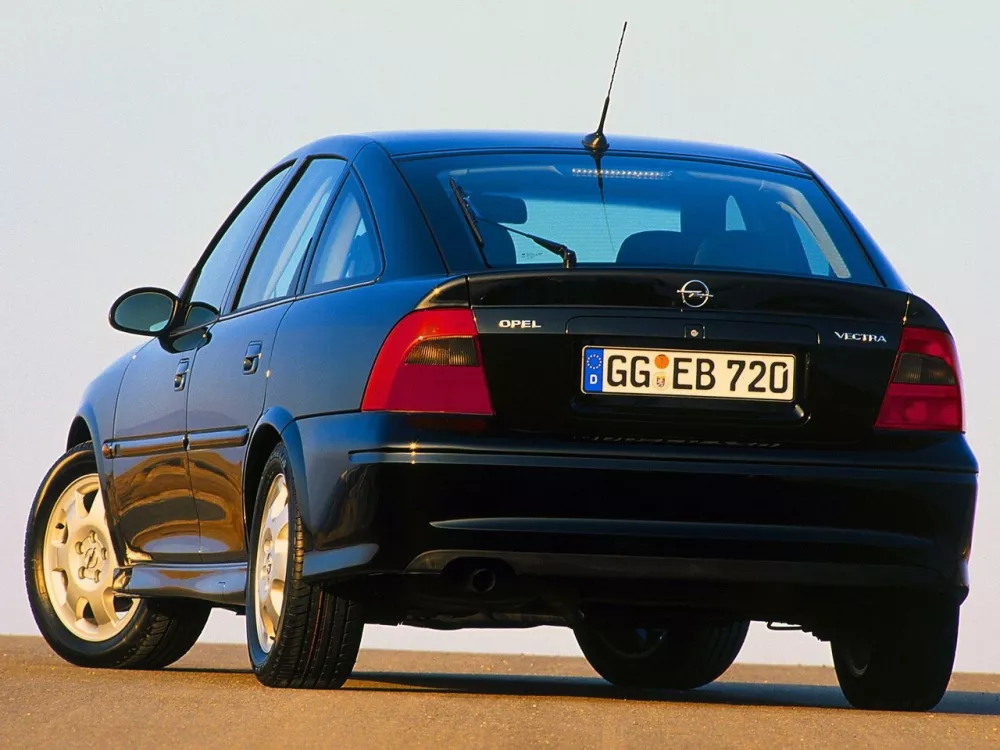 Автомобиль Opel Vectra B Рестайлинг Лифтбек