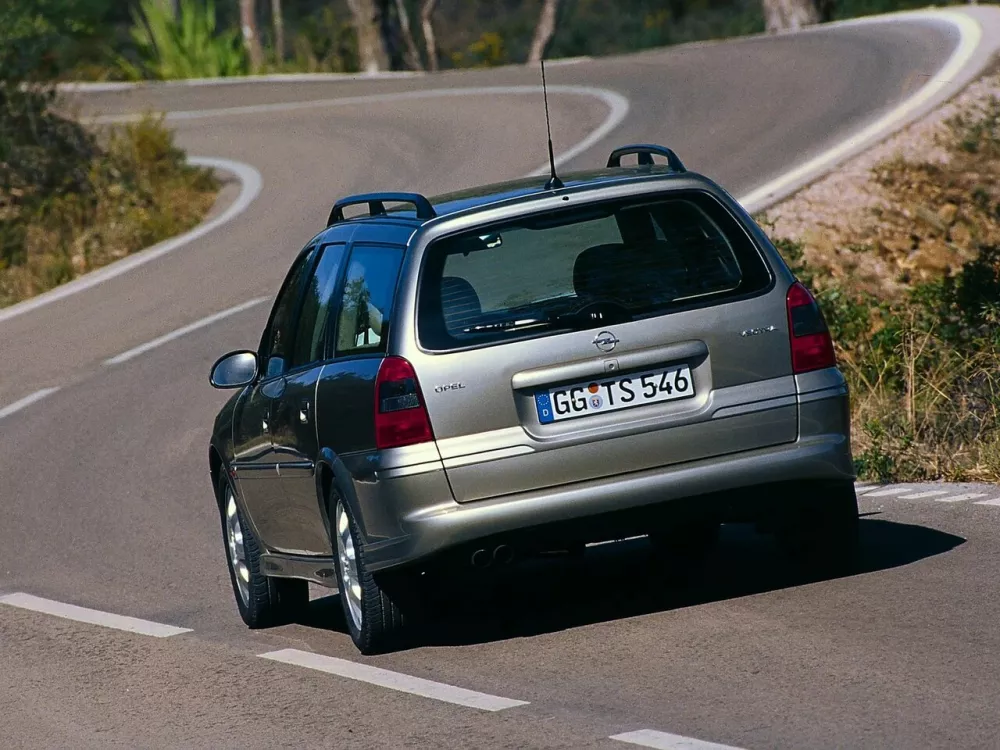 Автомобиль Opel Vectra B Рестайлинг Универсал (5 дверей)