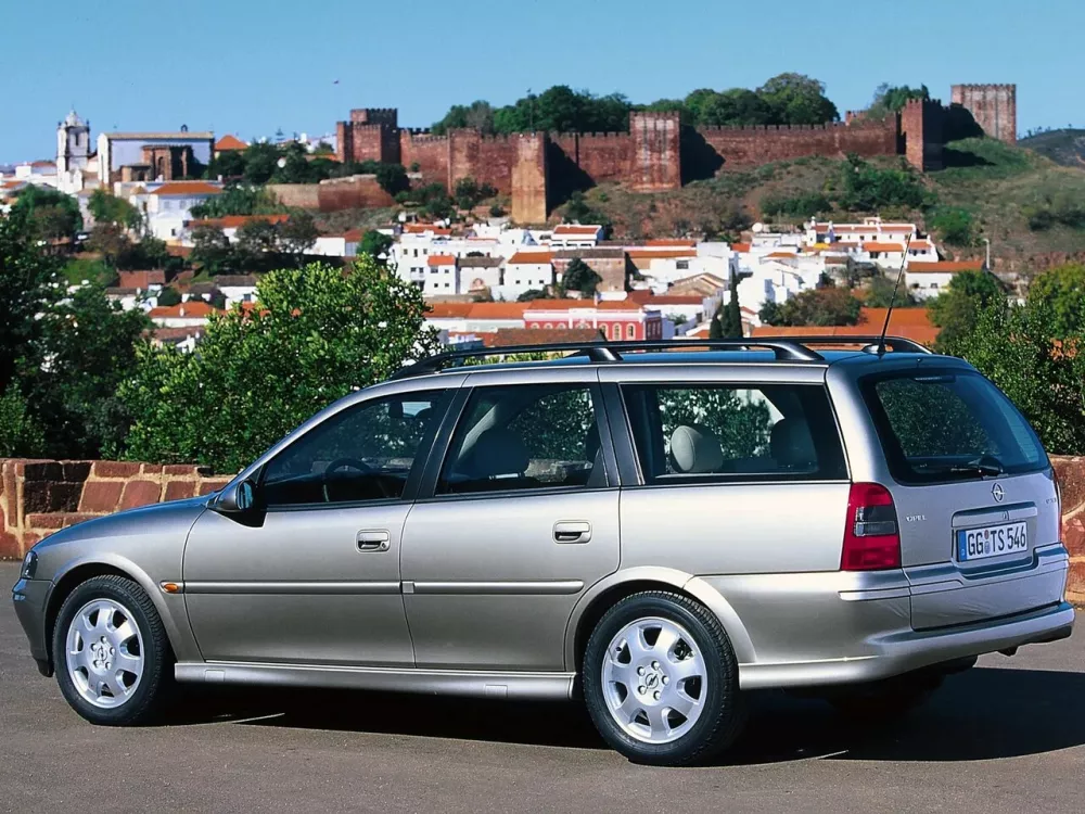 Автомобиль Opel Vectra B Рестайлинг Универсал (5 дверей)