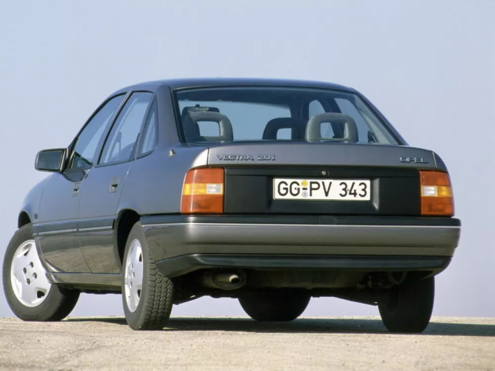 Автомобиль Opel Vectra A Седан