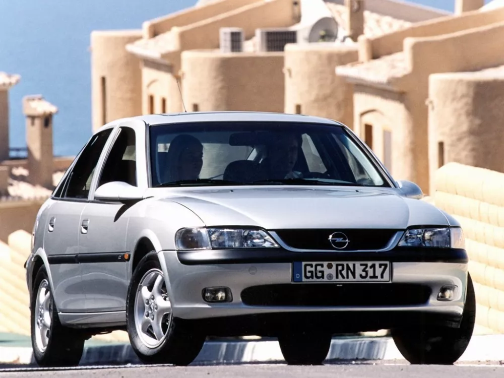 Автомобиль Opel Vectra B Лифтбек