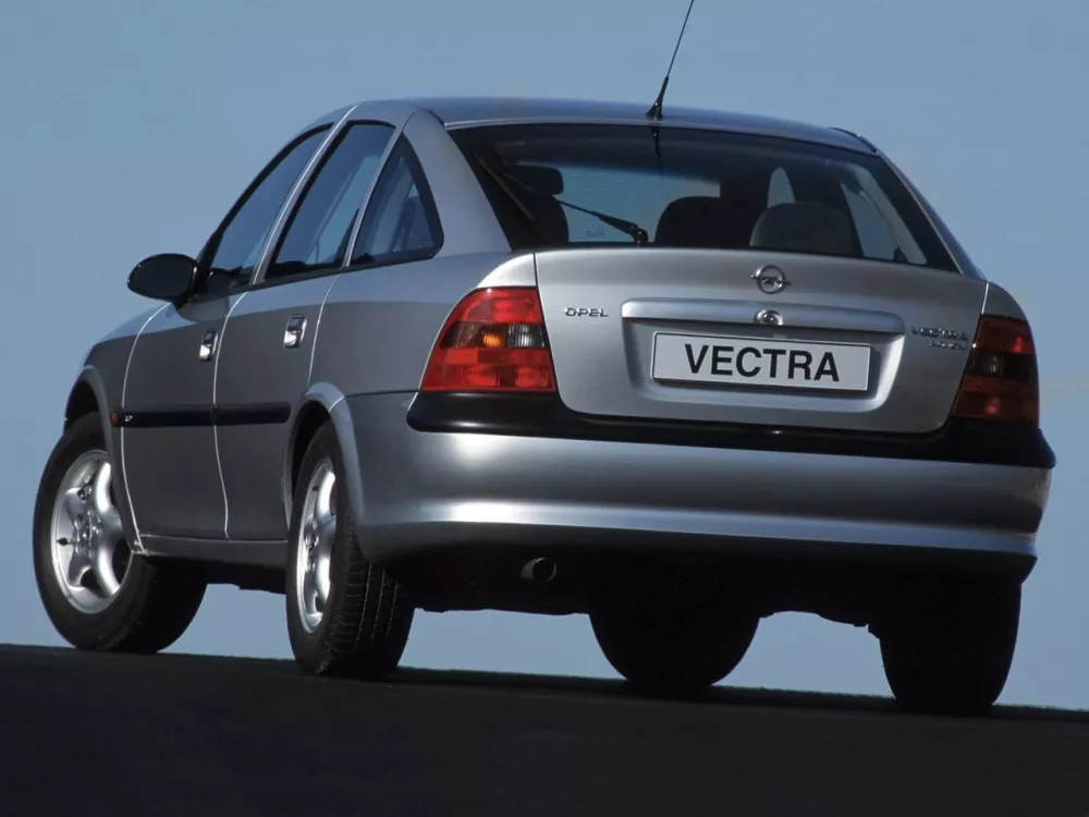 Автомобиль Opel Vectra B Лифтбек