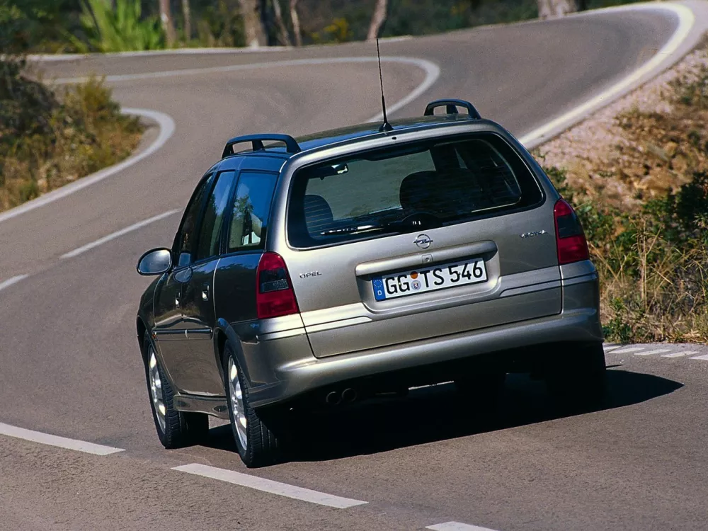 Автомобиль Opel Vectra B Универсал (5 дверей)