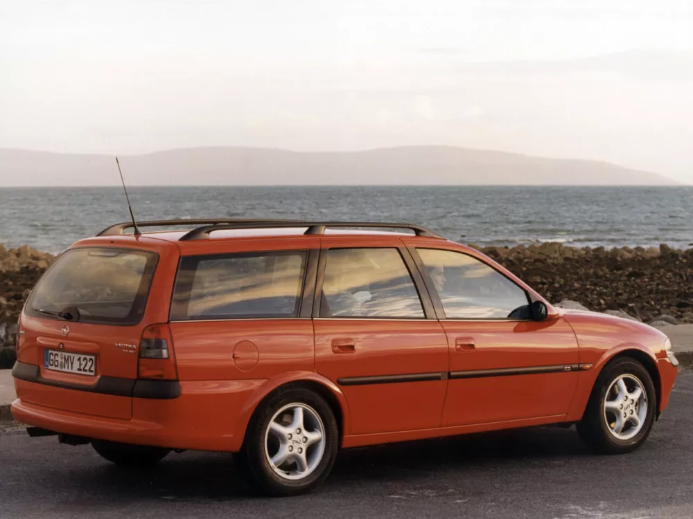 Автомобиль Opel Vectra B Универсал (5 дверей)
