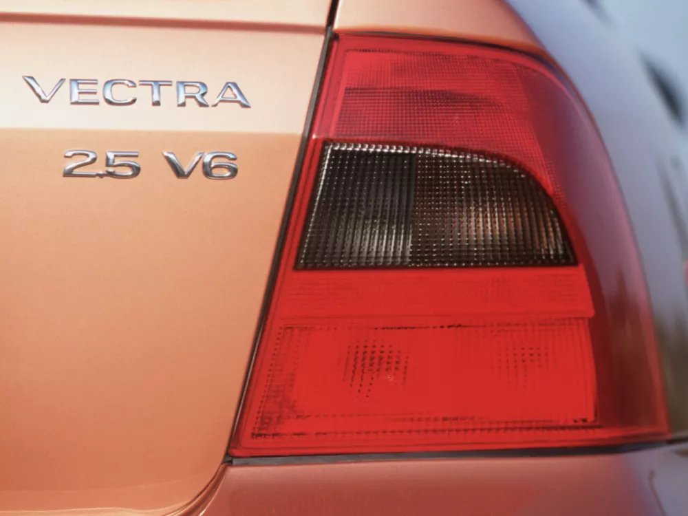 Автомобиль Opel Vectra B Универсал (5 дверей)