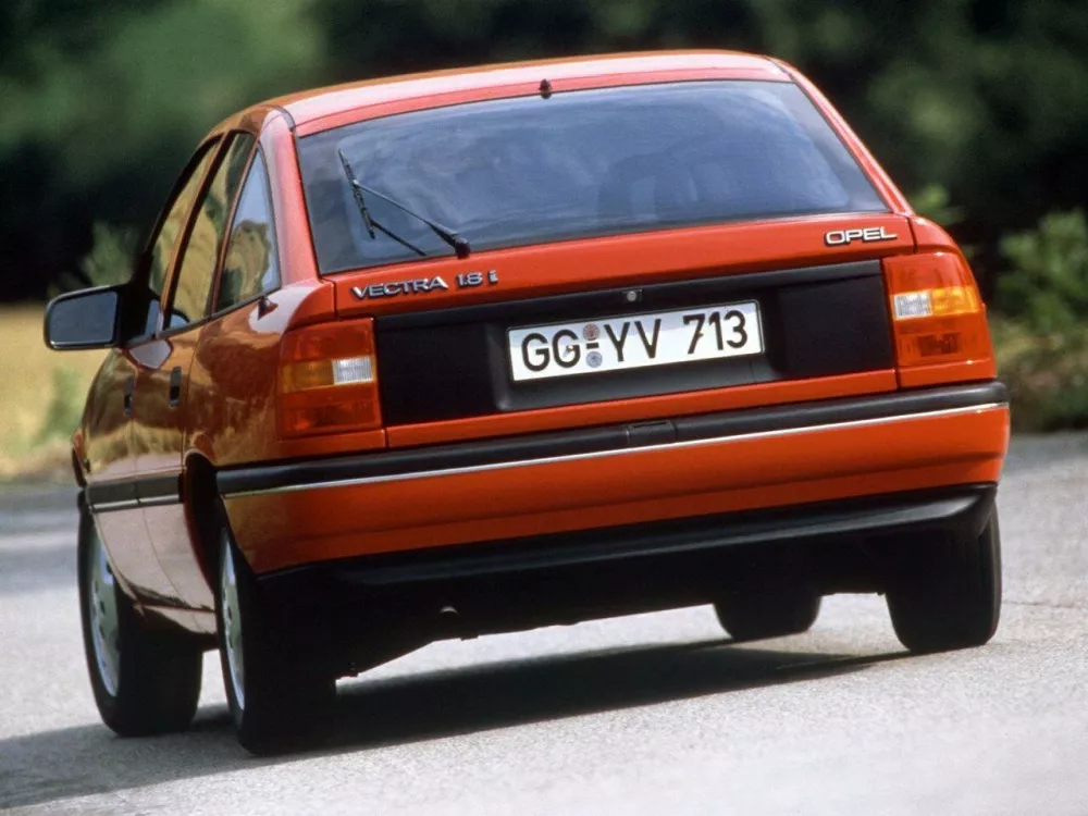 Автомобиль Opel Vectra A Лифтбек