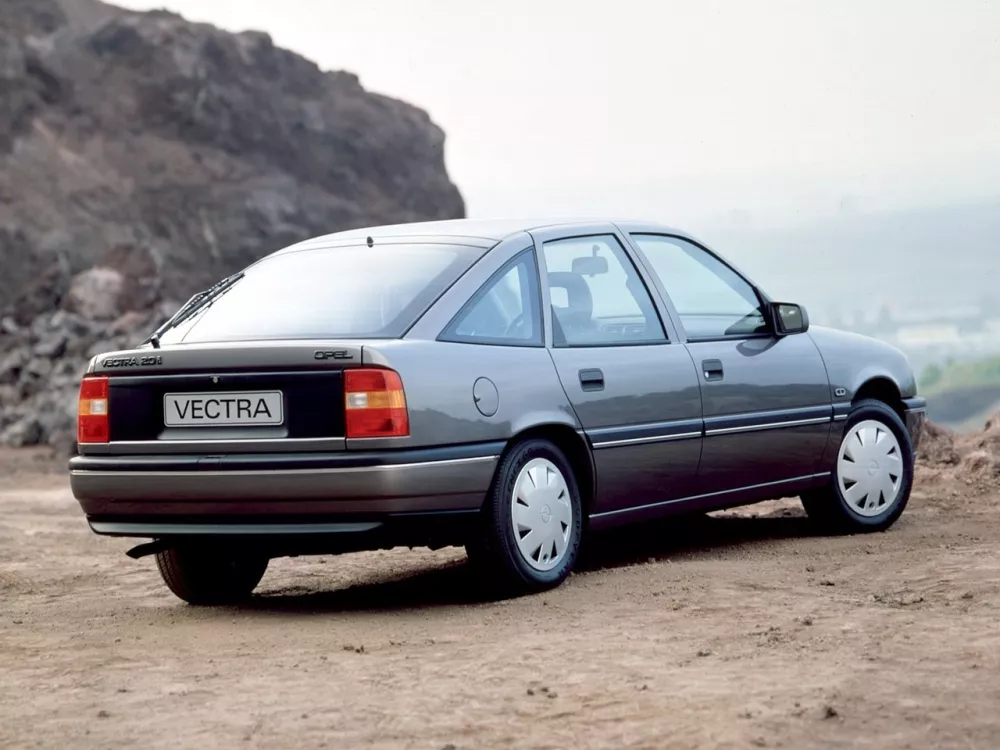 Автомобиль Opel Vectra A Лифтбек