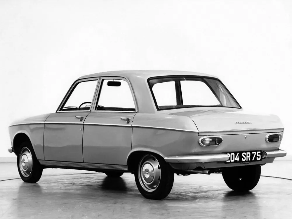 Автомобиль Peugeot 204 Седан