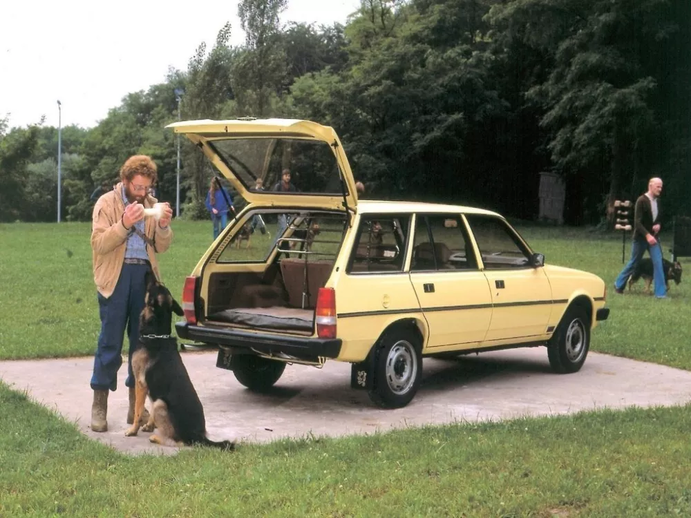 Автомобиль Peugeot 305 Универсал (5 дверей)