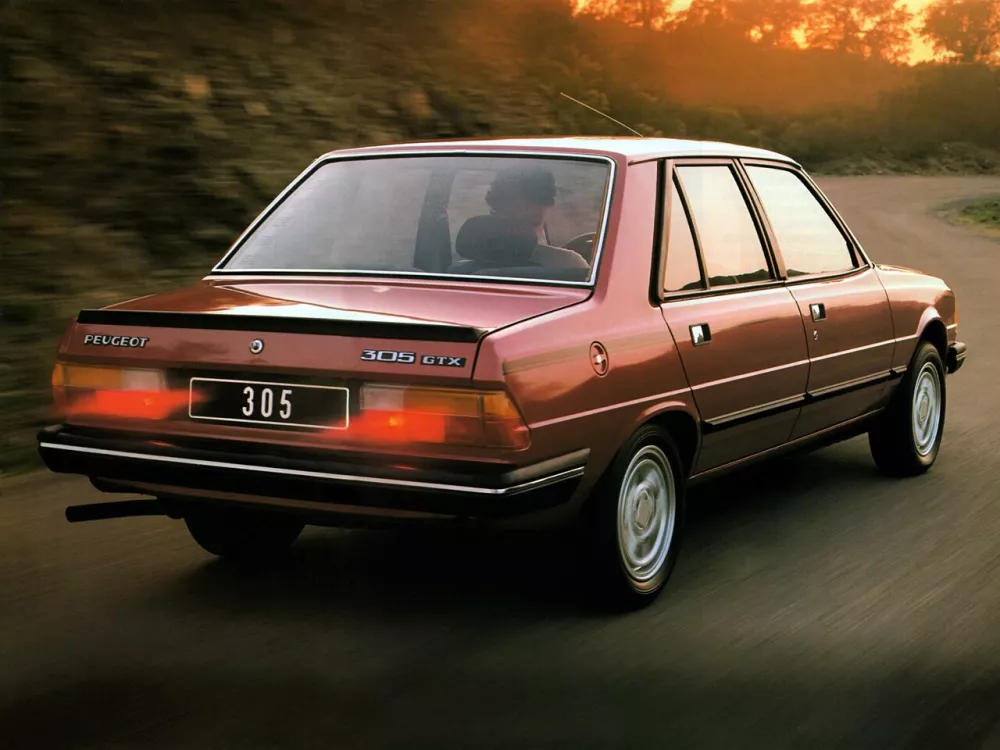 Автомобиль Peugeot 305 Седан