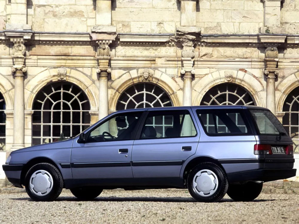 Автомобиль Peugeot 405 Универсал (5 дверей)