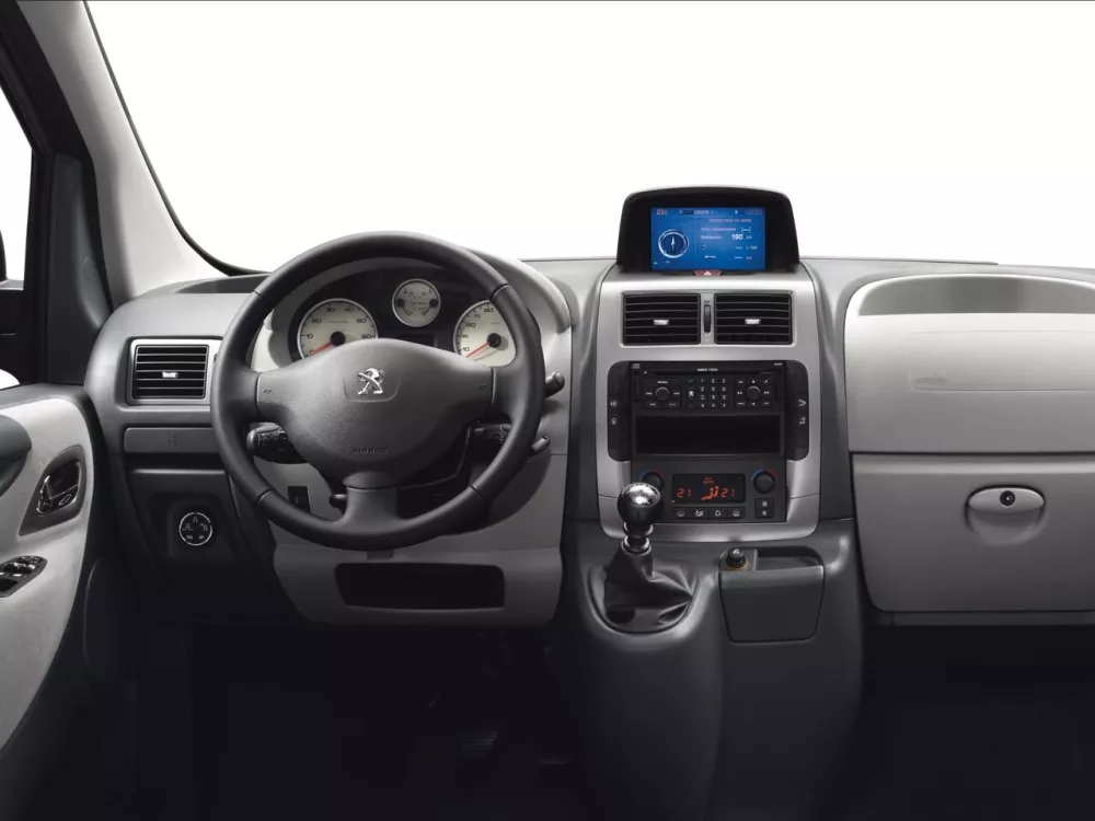Автомобиль Peugeot Expert II Рестайлинг Фургон