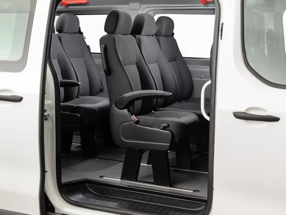 Автомобиль Peugeot Expert III Минивэн