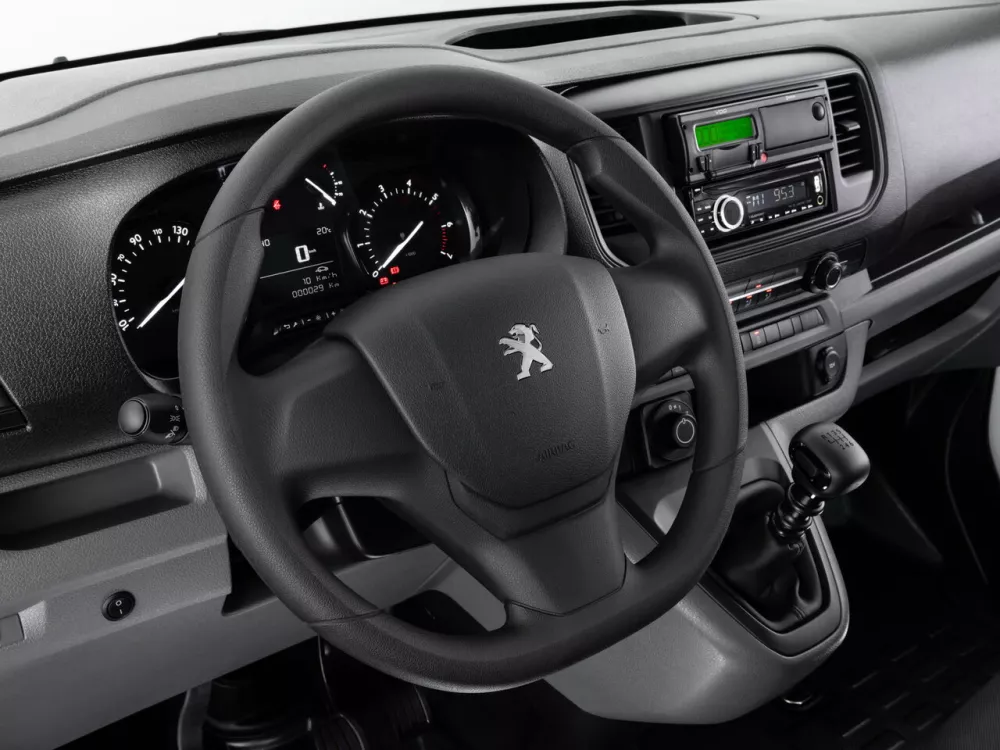 Автомобиль Peugeot Expert III Минивэн