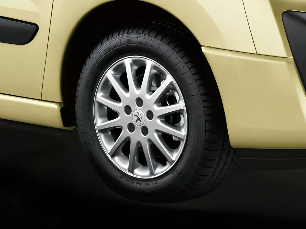 Автомобиль Peugeot Expert II Рестайлинг Фургон