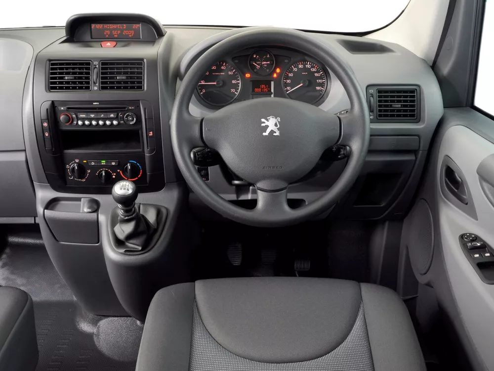 Автомобиль Peugeot Expert II Минивэн