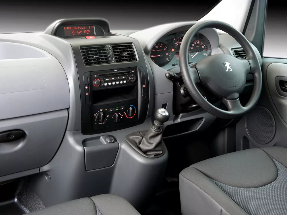 Автомобиль Peugeot Expert II Минивэн