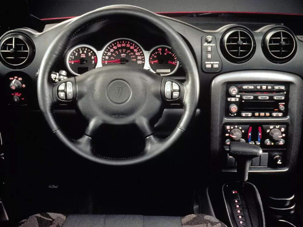 Автомобиль Pontiac Aztek Внедорожник (5 дверей)