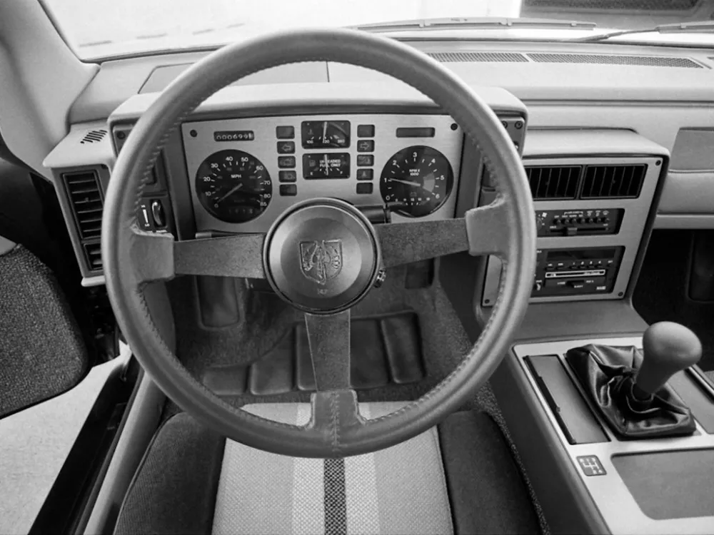 Автомобиль Pontiac Fiero Хэтчбек (3 двери)