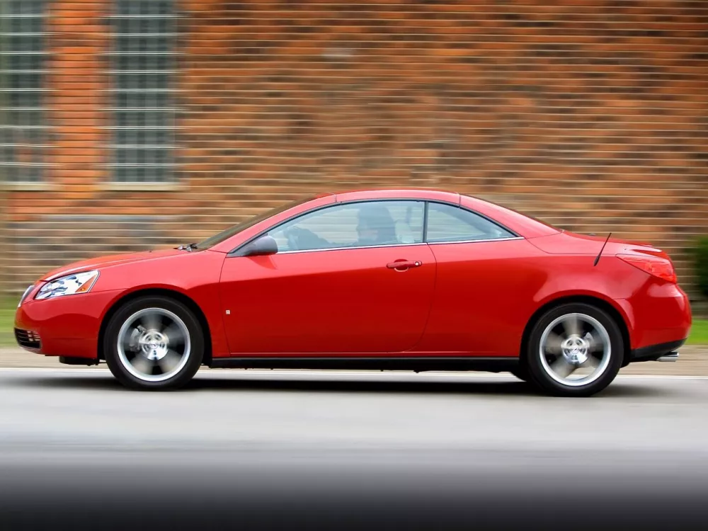 Автомобиль Pontiac G6 Кабриолет