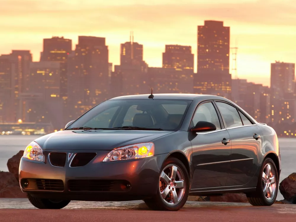Автомобиль Pontiac G6 Седан