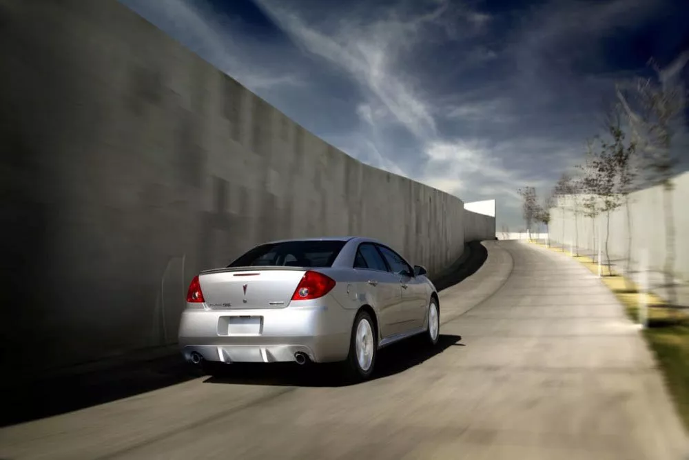 Автомобиль Pontiac G6 Седан