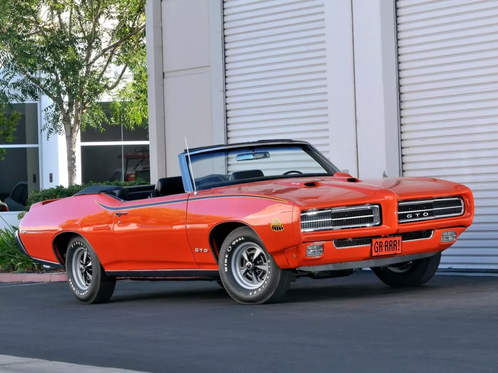 Автомобиль Pontiac GTO II Кабриолет