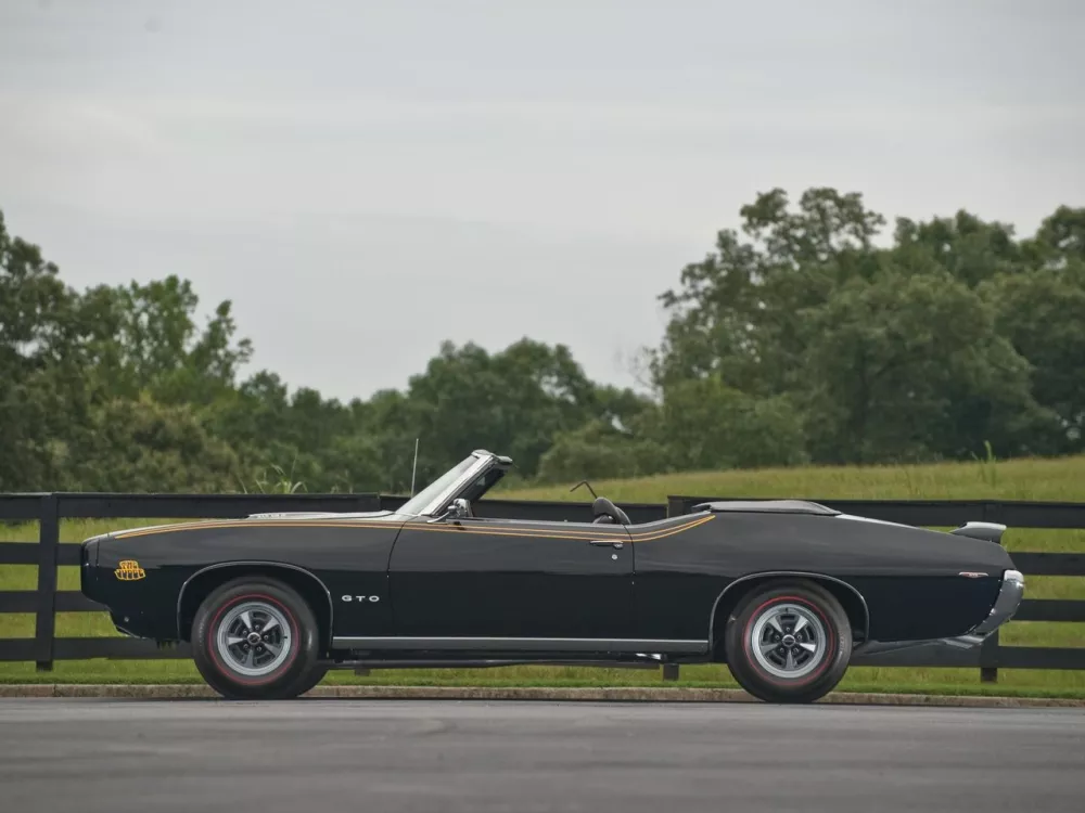 Автомобиль Pontiac GTO II Кабриолет